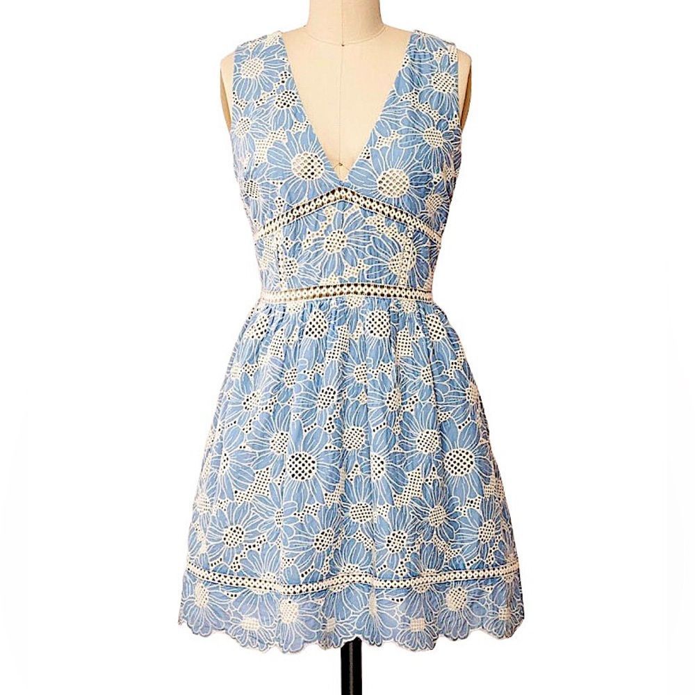 Adelyn Rae Womens Blue Eyelet Chambray Lace Dress Beige NWT $128 Fit n Flare - Picture 2 of 15